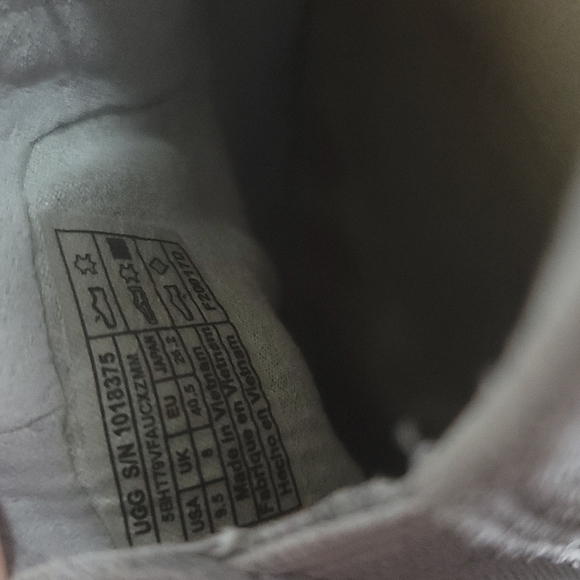 UGG Womens Adley Perf Slip On Sneaker Shoes size 9.5 - Picture 8 of 9